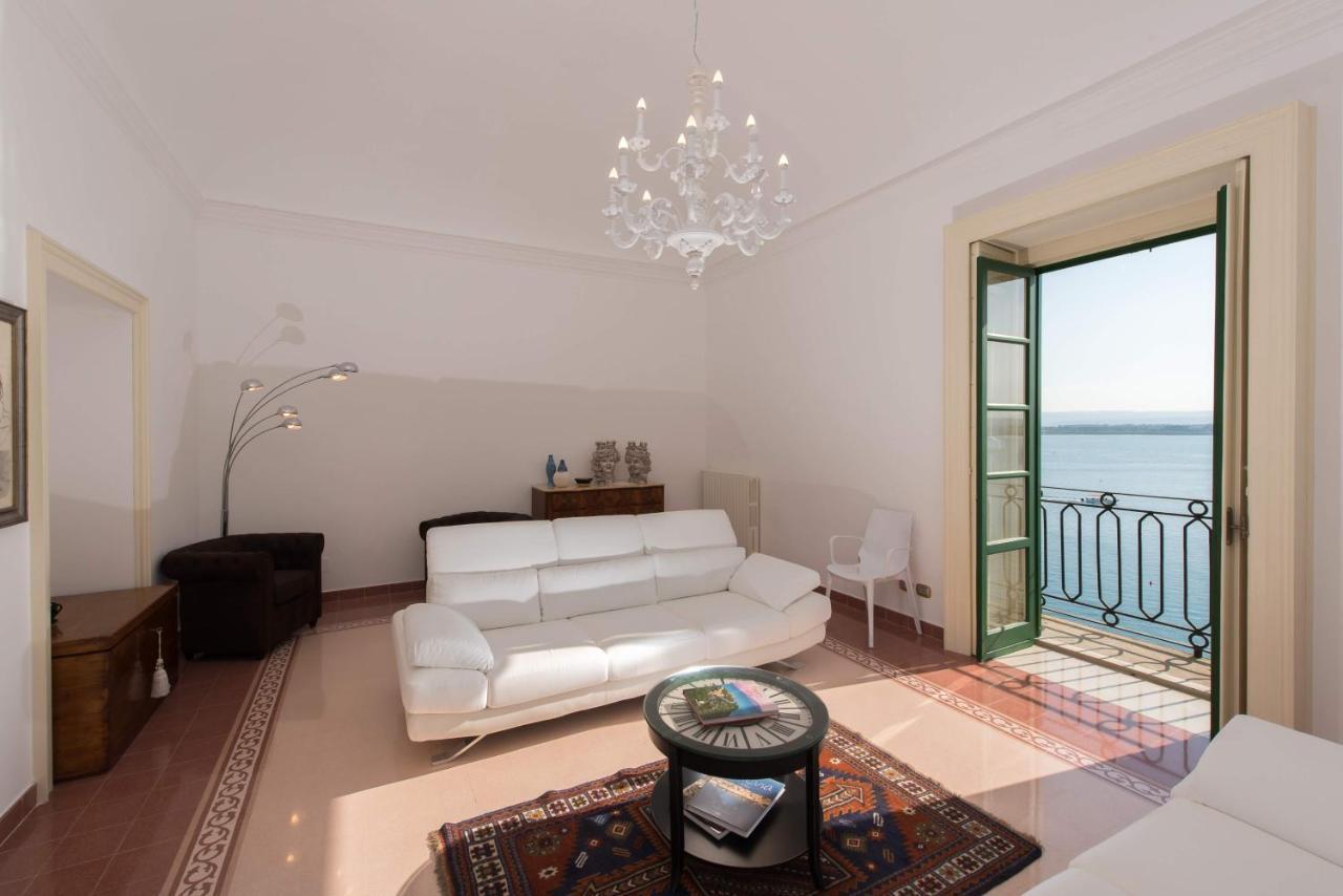 Duomo Seaside Deluxe Apartment By Ortigia Apartments Syracuse Buitenkant foto