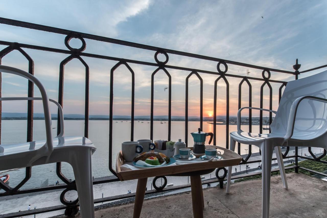 Duomo Seaside Deluxe Apartment By Ortigia Apartments Syracuse Buitenkant foto