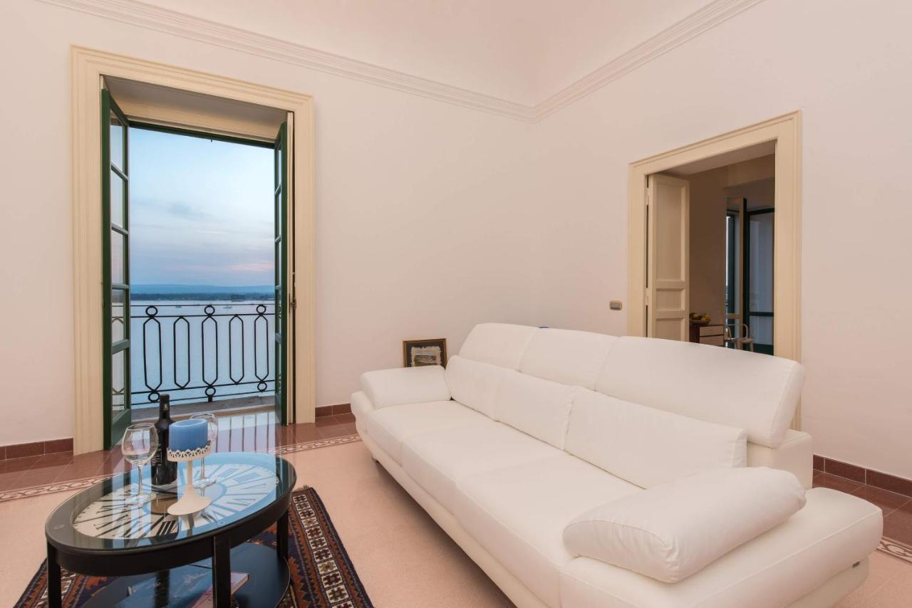 Duomo Seaside Deluxe Apartment By Ortigia Apartments Syracuse Buitenkant foto